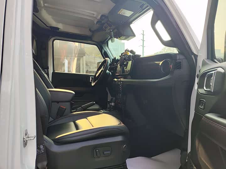 Фото 7 - Jeep Wrangler