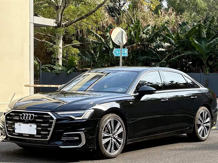 Фото 1 - Audi A6L