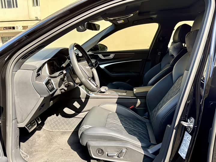 Фото 4 - Audi A6L