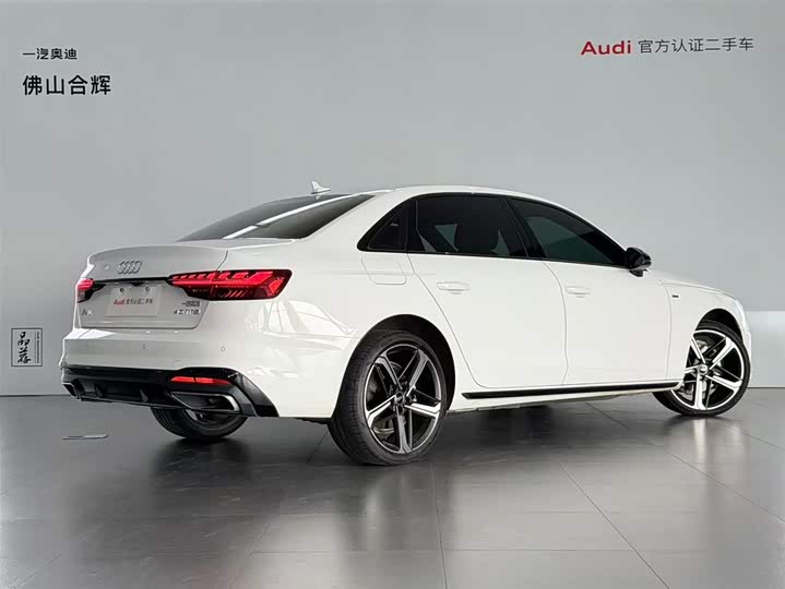 Фото 4 - Audi A4L