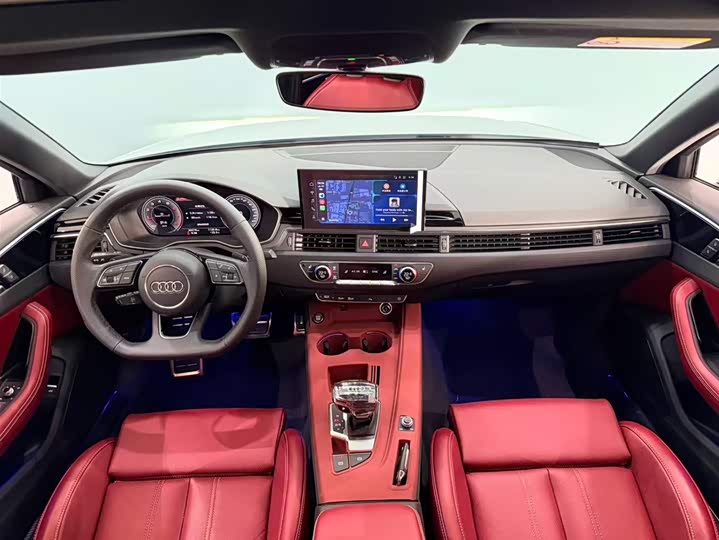 Фото 5 - Audi A4L