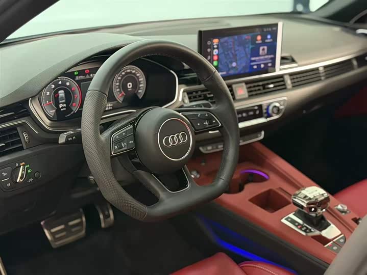 Фото 6 - Audi A4L