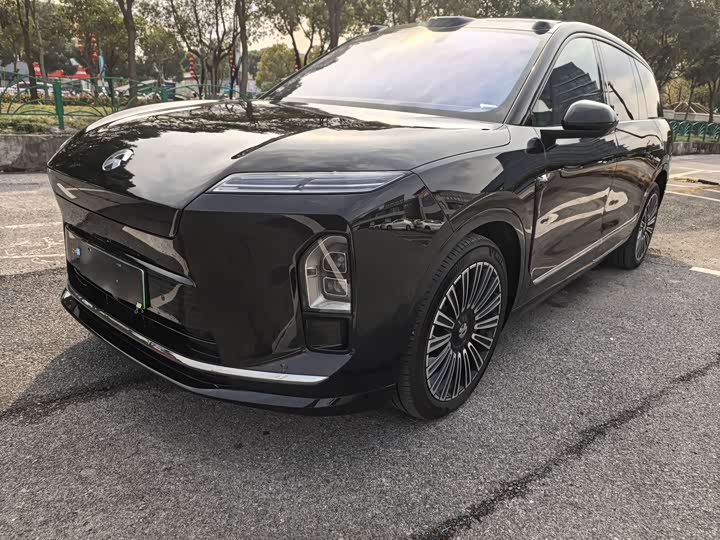 Фото 1 - Nio ES8