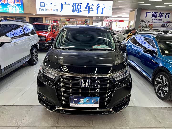 Фото 2 - Honda Elysion