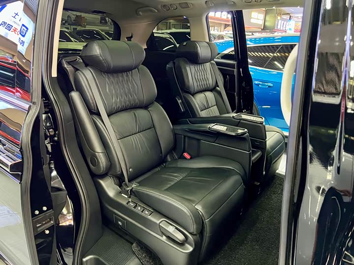 Фото 8 - Honda Elysion