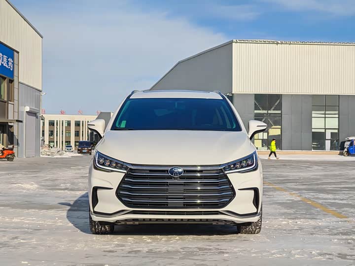 Фото 2 - BYD Song Max