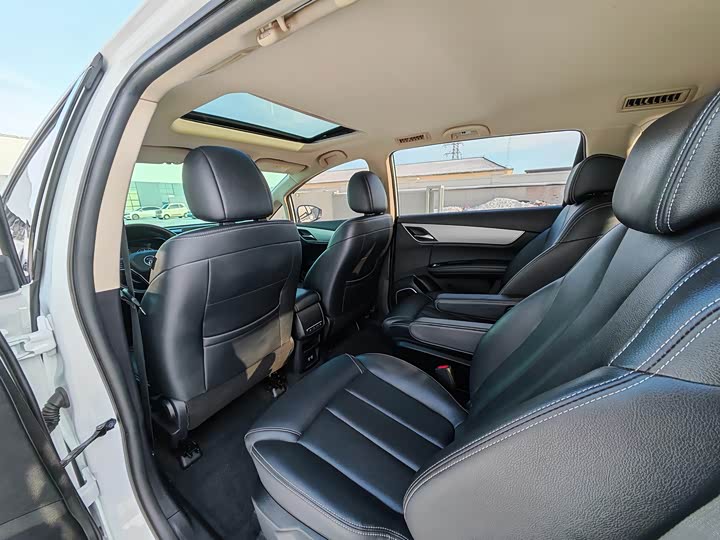 Фото 6 - BYD Song Max