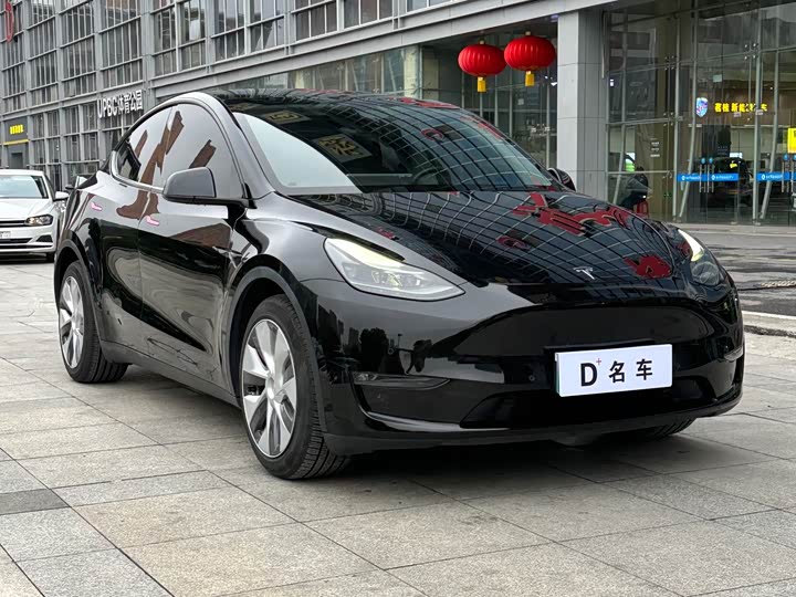 Photo 3 - Tesla Model Y