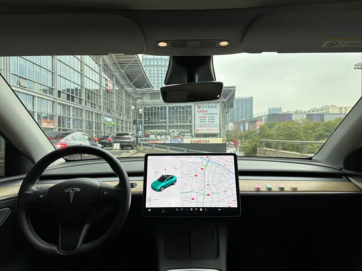 Photo 6 - Tesla Model Y
