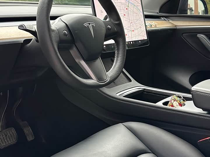 Photo 8 - Tesla Model Y