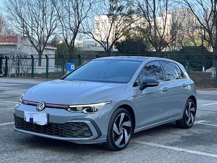 Фото 1 - Volkswagen Golf