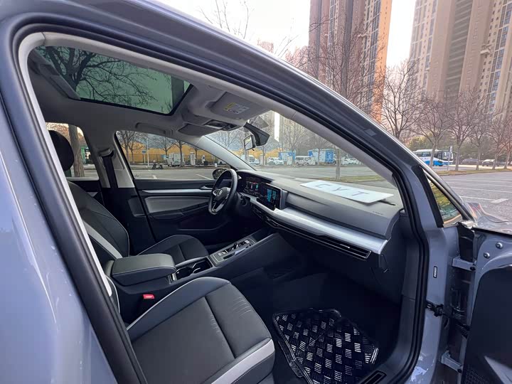 Фото 5 - Volkswagen Golf