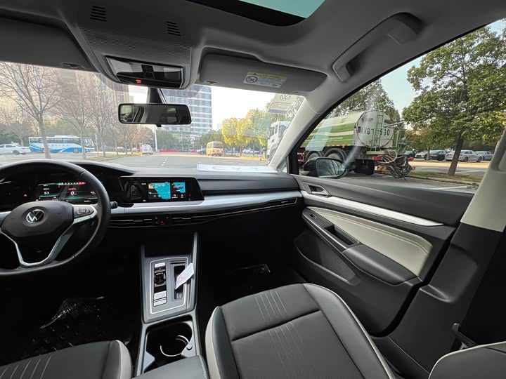 Фото 9 - Volkswagen Golf