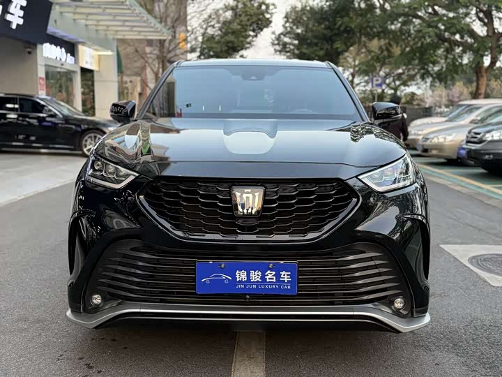 Фото 2 - Toyota Crown Kluger