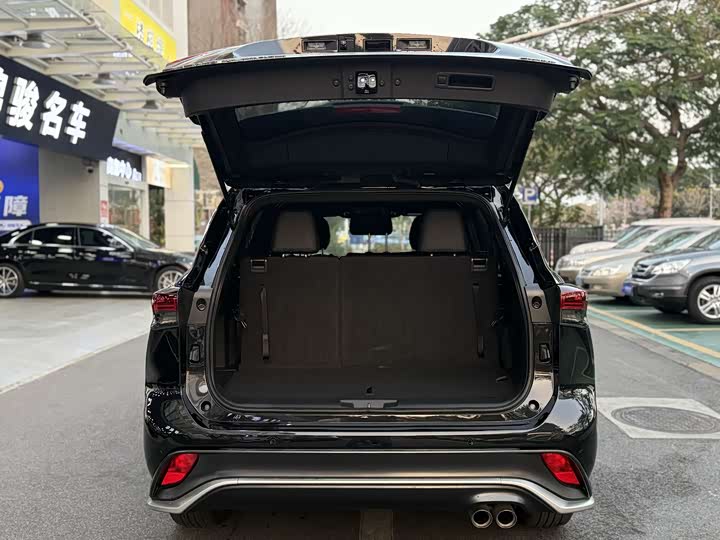 Фото 6 - Toyota Crown Kluger