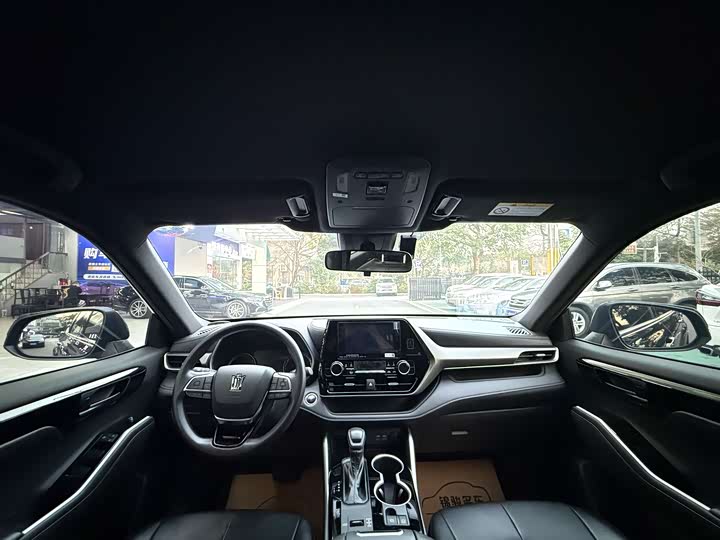 Фото 9 - Toyota Crown Kluger