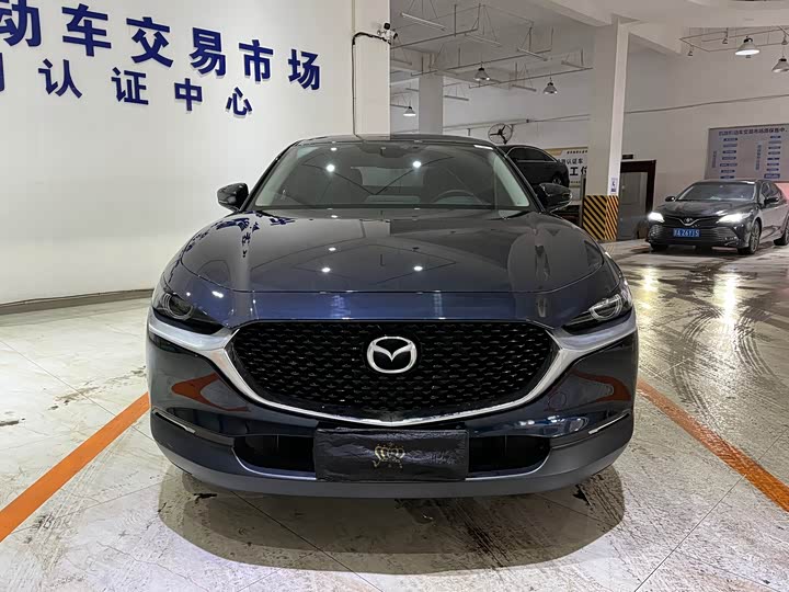 Фото 2 - Mazda CX-30