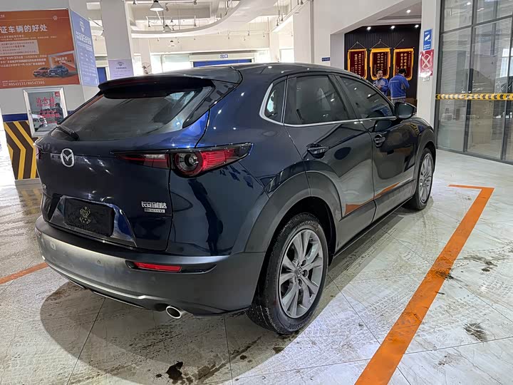 Фото 4 - Mazda CX-30