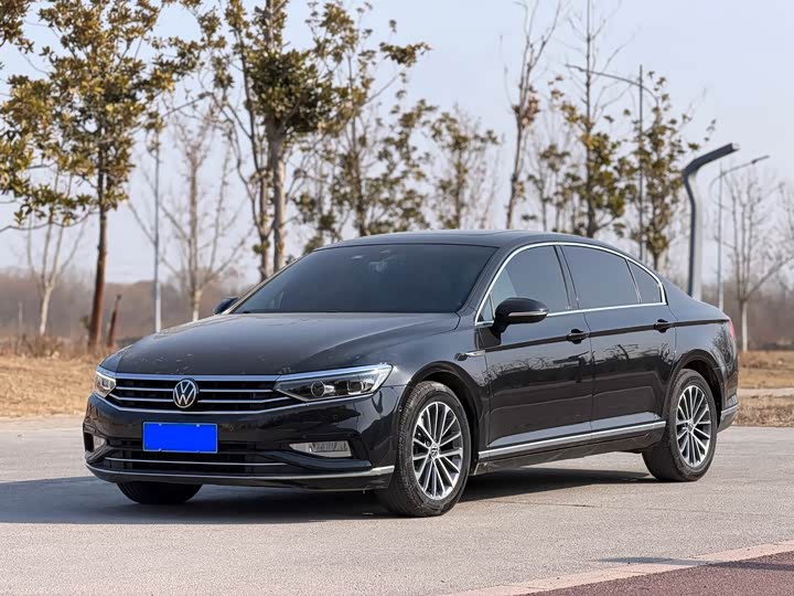 Фото 1 - Volkswagen Magotan