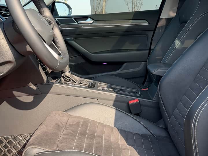 Фото 7 - Volkswagen Magotan