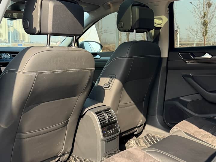 Фото 9 - Volkswagen Magotan