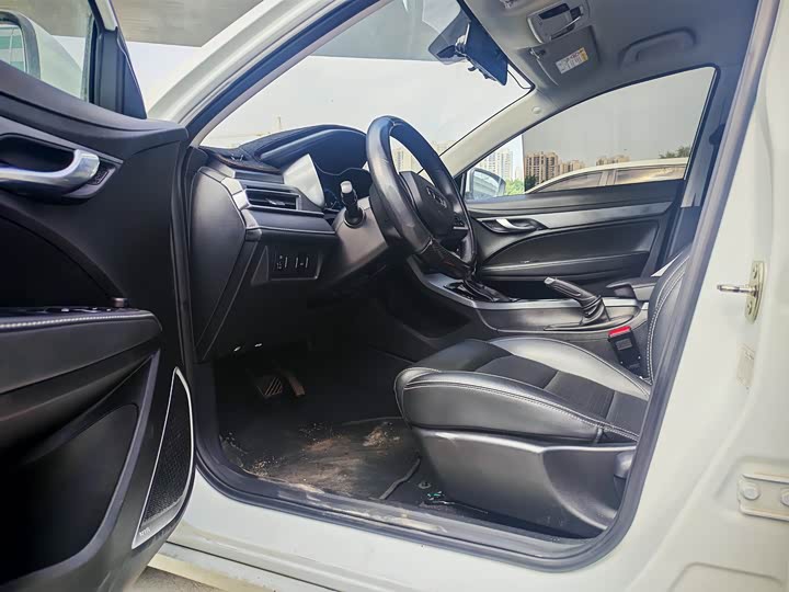 Фото 4 - Geely Emgrand