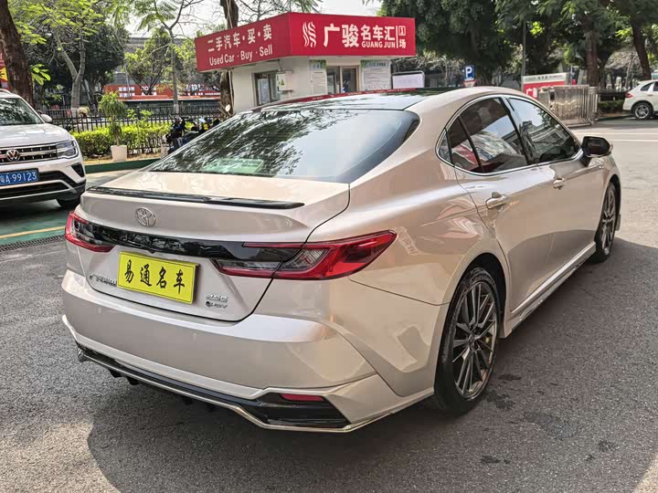 Фото 5 - Toyota Camry