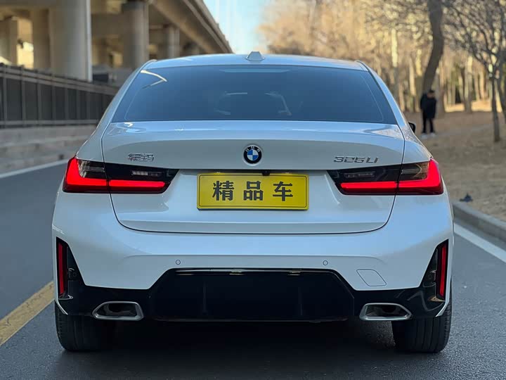 Photo 6 - BMW 3 Series