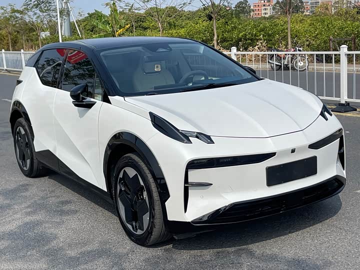 Фото 3 - Zeekr X