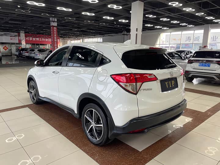 Фото 6 - Honda Vezel