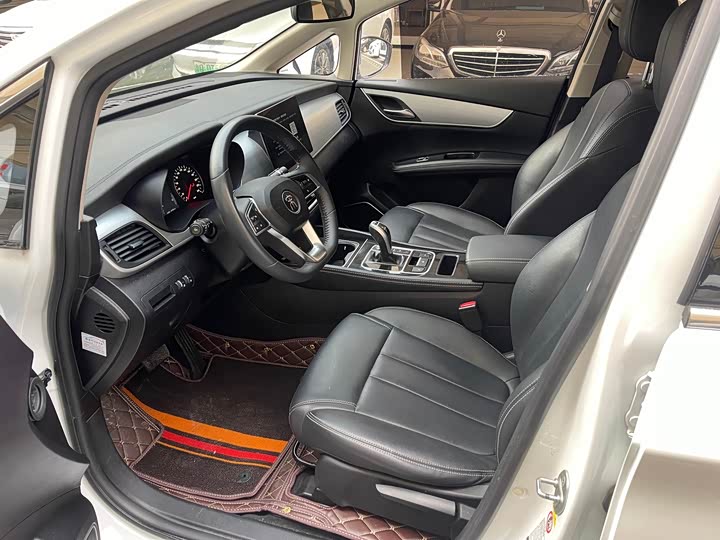 Фото 4 - BYD Song Max