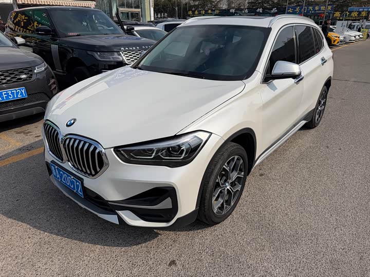 Фото 2 - BMW X1