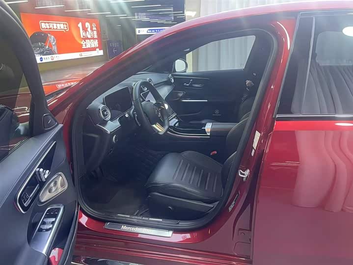 Фото 7 - Mercedes-Benz C-Class