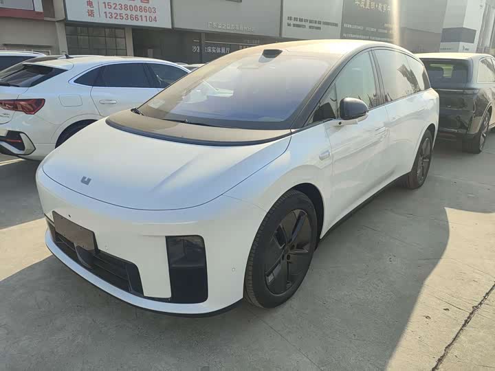 Фото 1 - LiXiang i8