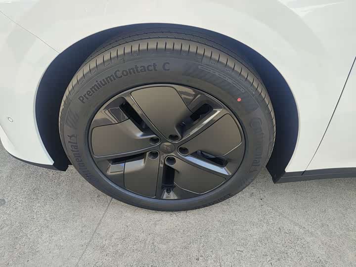 Фото 3 - LiXiang i8