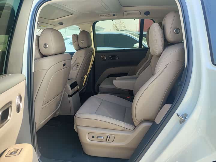 Фото 4 - LiXiang i8