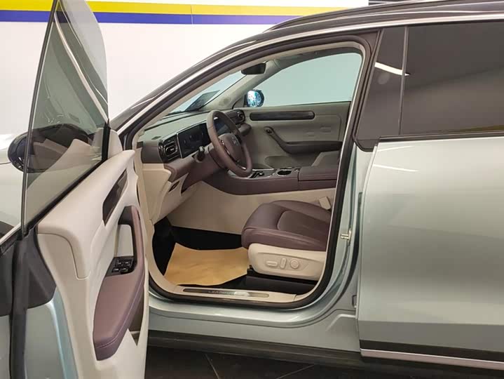 Фото 9 - Leapmotor C11