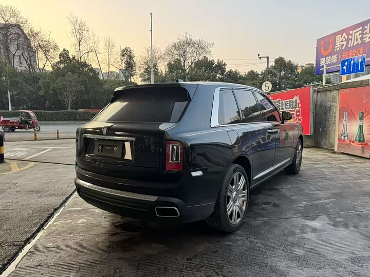 Фото 4 - Rolls-Royce Cullinan