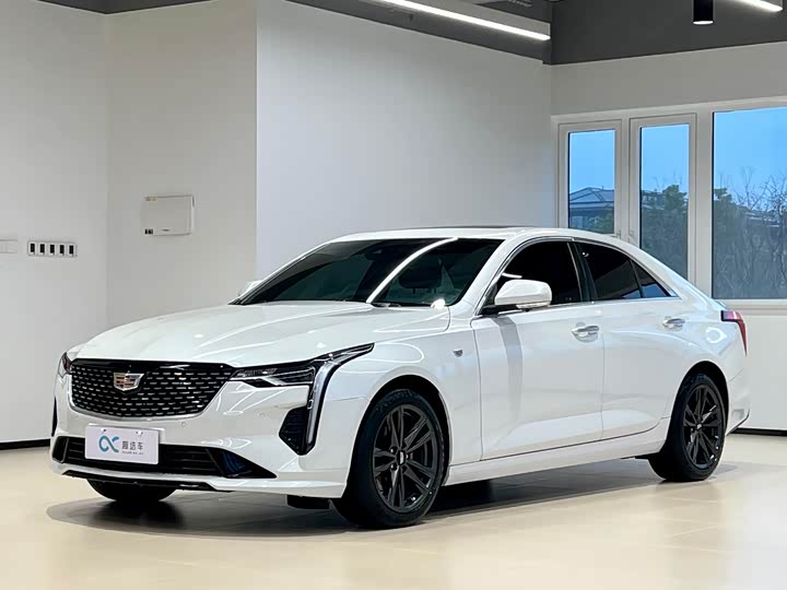 Фото 1 - Cadillac CT4