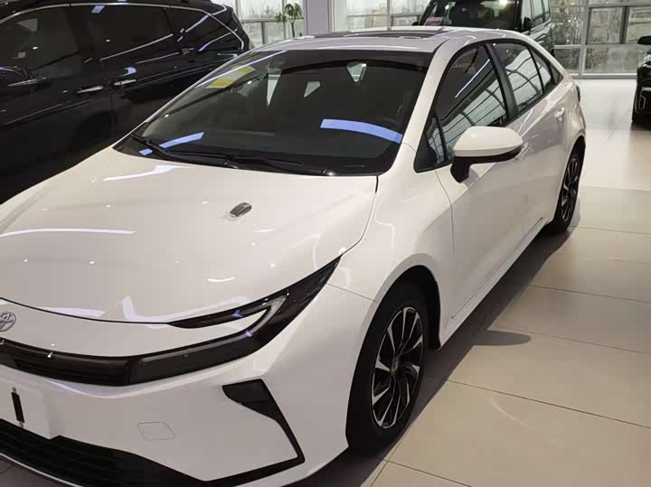 Фото 1 - Toyota Corolla