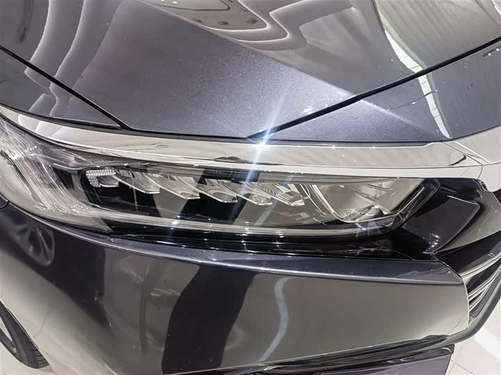 Фото 4 - Honda Accord