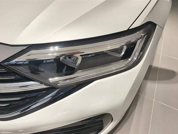 Фото 5 - Volkswagen Sagitar L