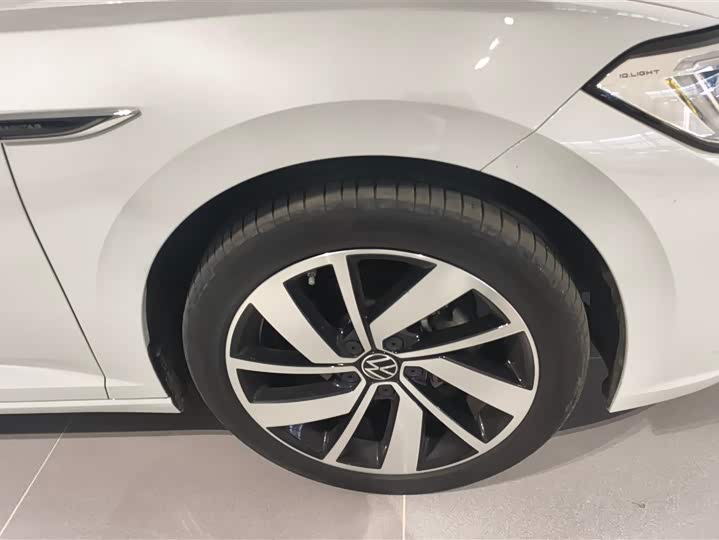 Фото 6 - Volkswagen Sagitar L