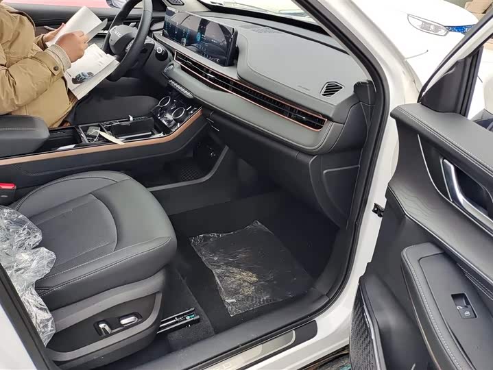 Фото 8 - Exeed LX C-DM Hybrid