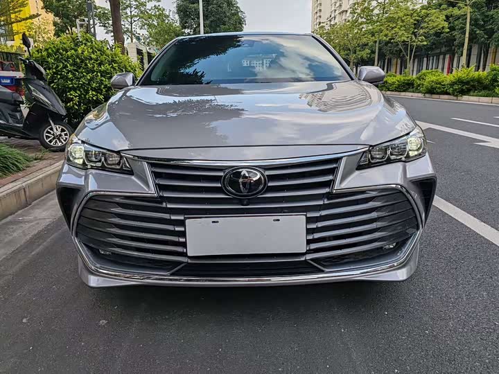 Фото 2 - Toyota Avalon