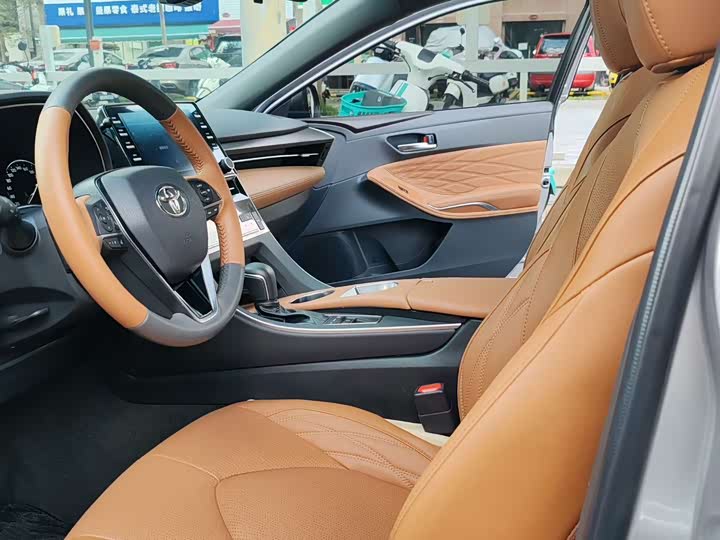 Фото 5 - Toyota Avalon