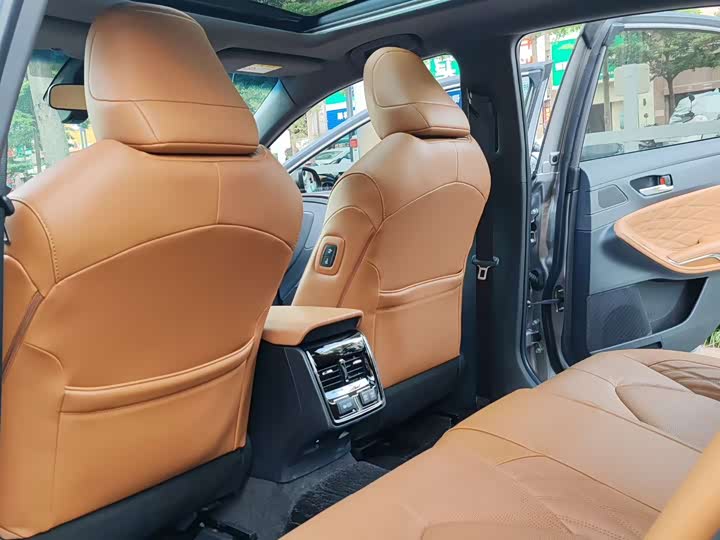 Фото 7 - Toyota Avalon