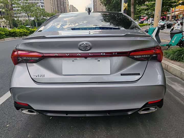 Фото 9 - Toyota Avalon