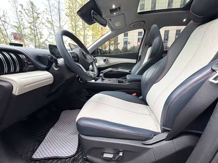 Фото 5 - BYD Yuan Plus