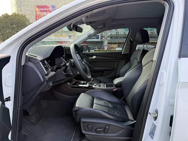 Фото 7 - Audi Q5L